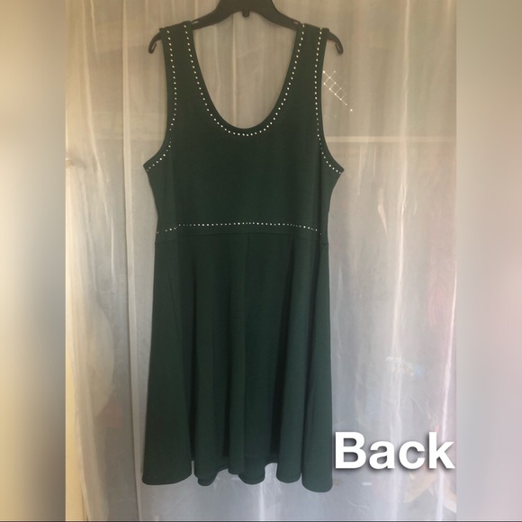 Green short sleeve dress - Picture 2 of 4